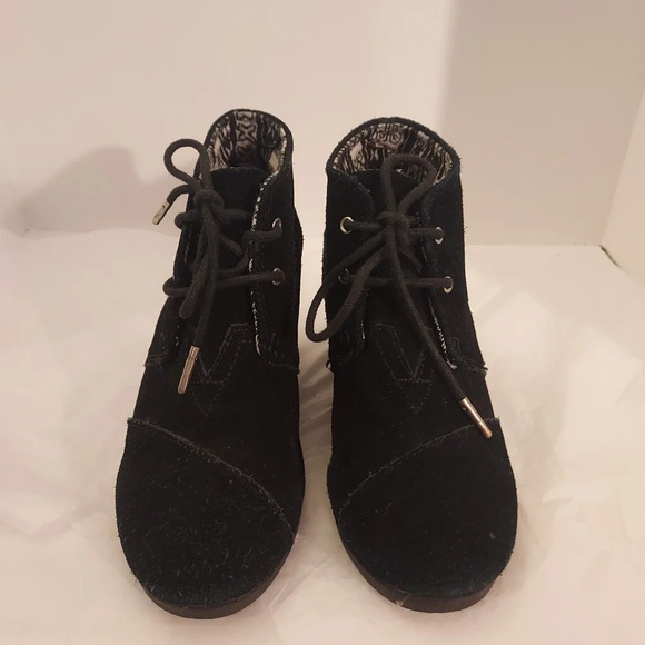 Toms Black Suede Desert Wedge Booties in Size 7 - Picture 2 of 10